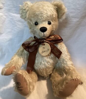 【アンティーク】NEWS bear Robin rive（ロビン　リブ）限定 Robin Rive Country Life NZ - Sotheby :: Dollsworld
